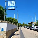 לינה וארוחת בוקר Azzurro Mare ארנלה
